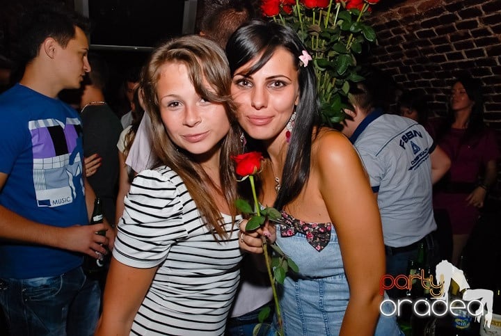 Party în Club Escape, 