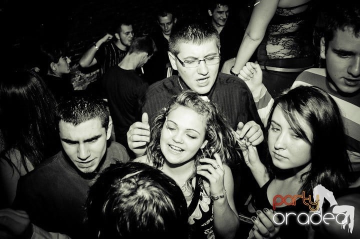 Party în Club Escape, 