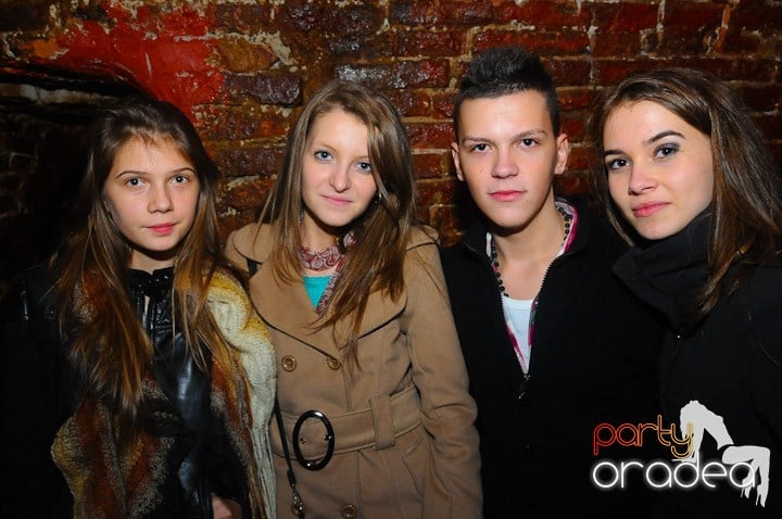 Party în Club Escape, 