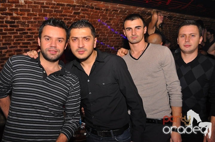 Party în Club Escape, 