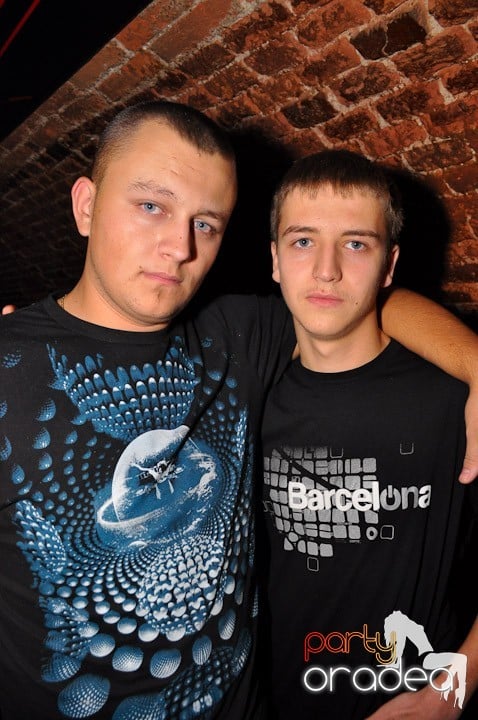 Party în Club Escape, 