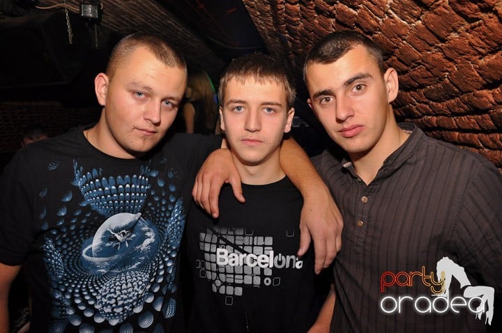 Party în Club Escape, 