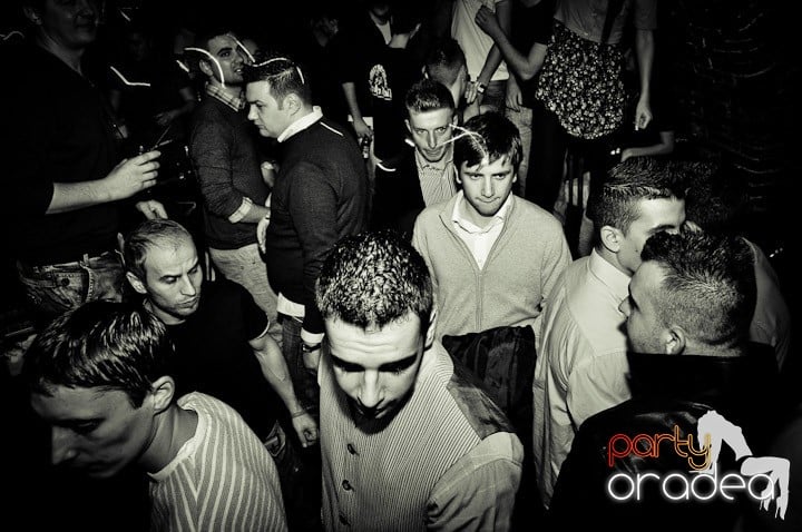 Party în Club Escape, 