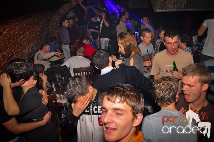 Party în Club Escape, 