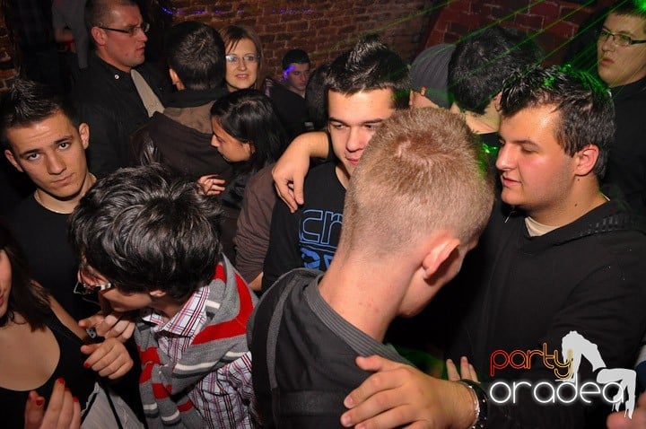 Party în Club Escape, 