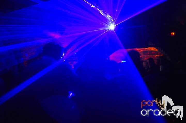 Party în Club Escape, 