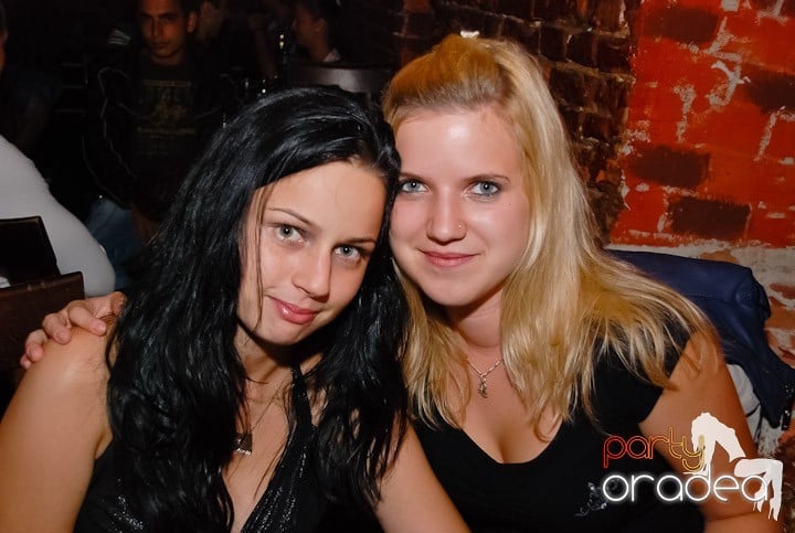 Party în Club Escape, 