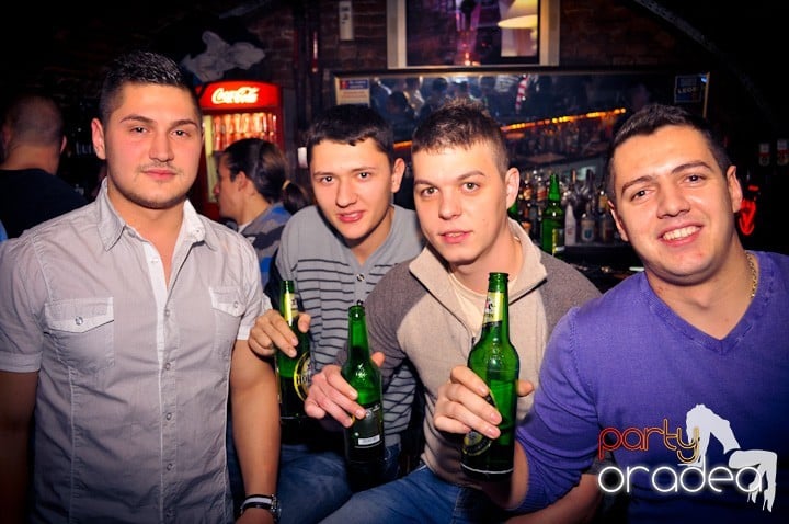 Party în Club Escape, 