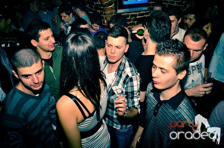 Party în Club Escape, 