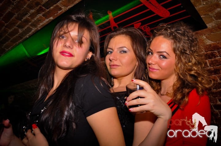 Party în Club Escape, 