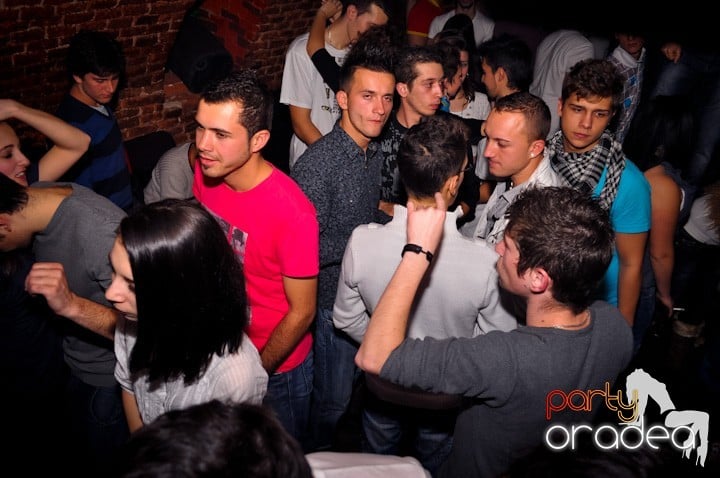 Party în Club Escape, 