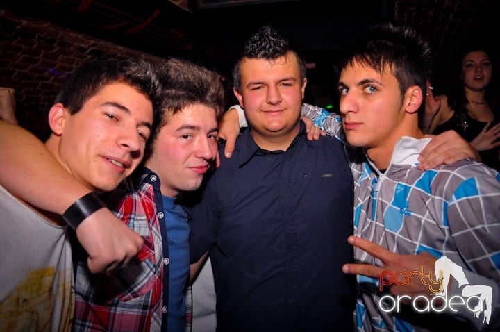 Party în Club Escape, 