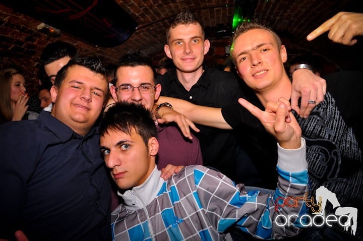 Party în Club Escape, 