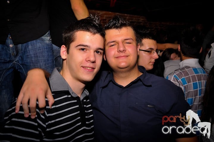 Party în Club Escape, 