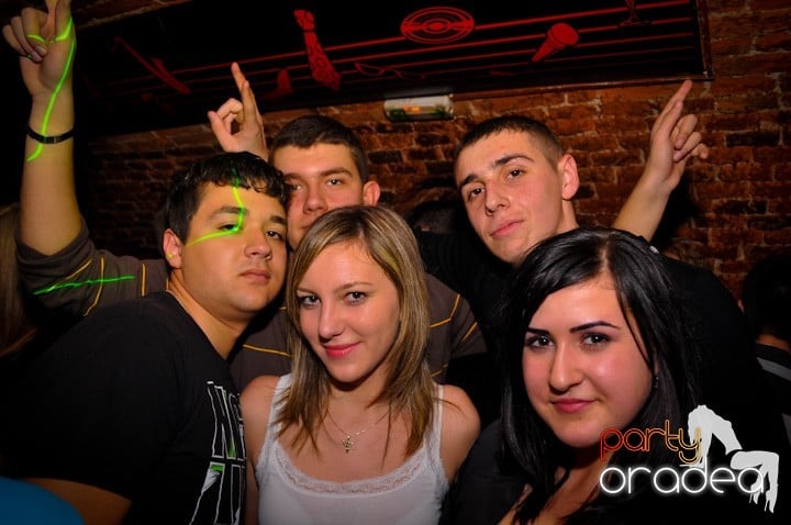 Party în Club Escape, 