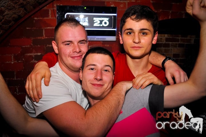 Party în Club Escape, 