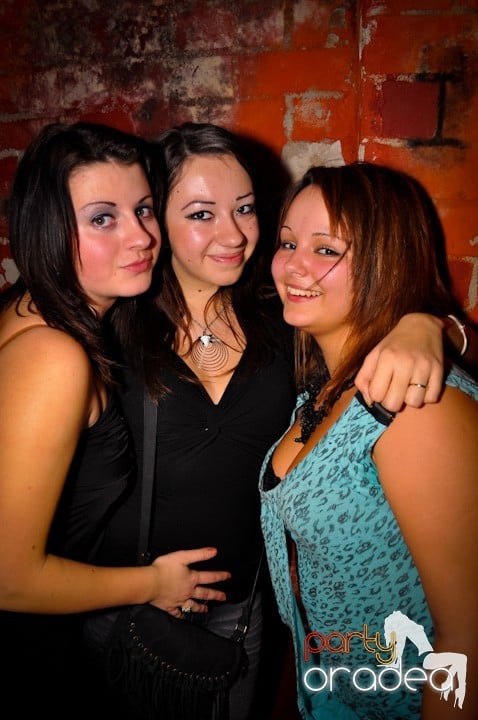 Party în Club Escape, 