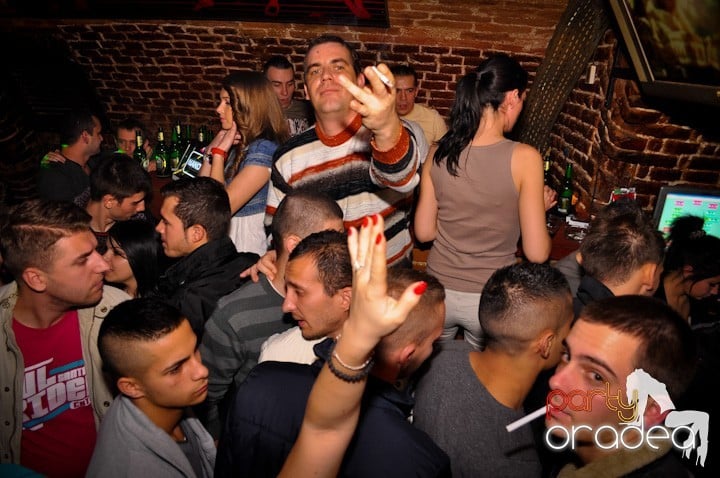 Party în Club Escape, 