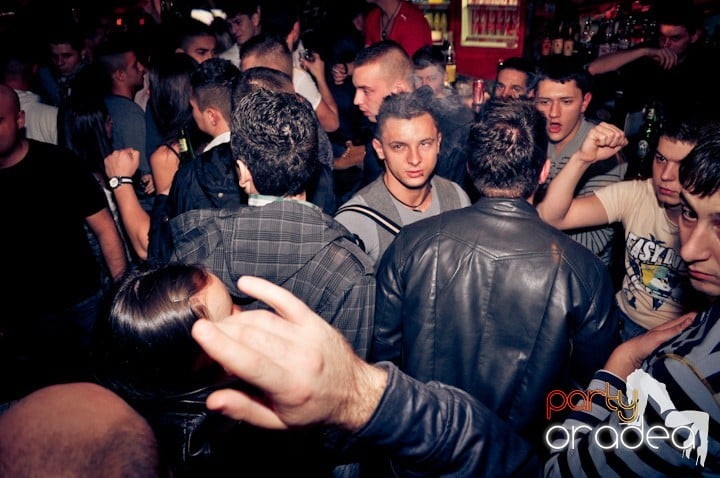 Party în Club Escape, 