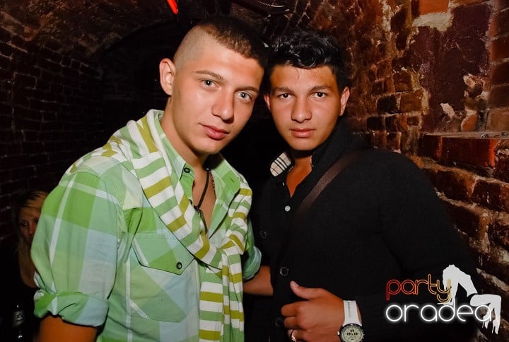 Party în Club Escape, 