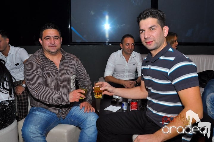 Party în Club Heat, 