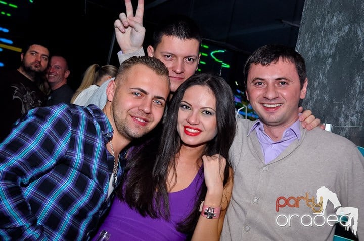 Party în Club Heat, 