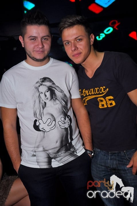 Party în Club Heat, 