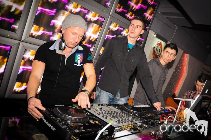 Party în Club Heat, 