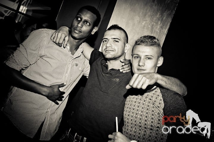 Party în Club Heat, 