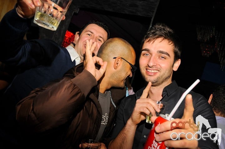 Party în Club Heat, 