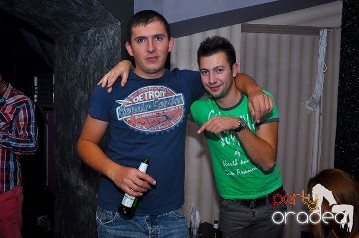 Party în Club Heat, 