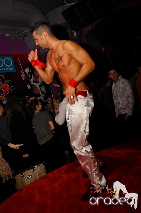 Party în Club Heat, 