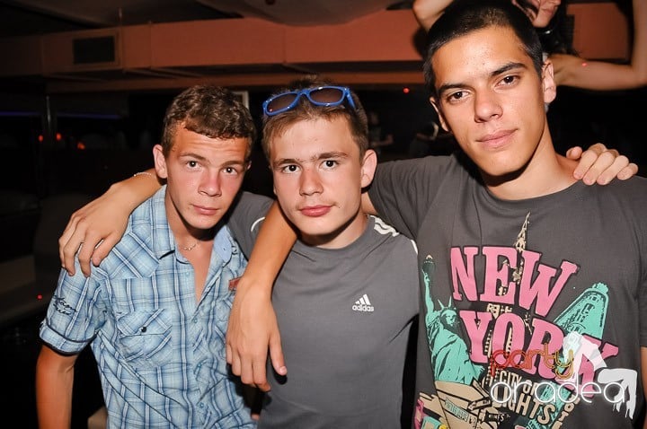 Party în Club Seven, 