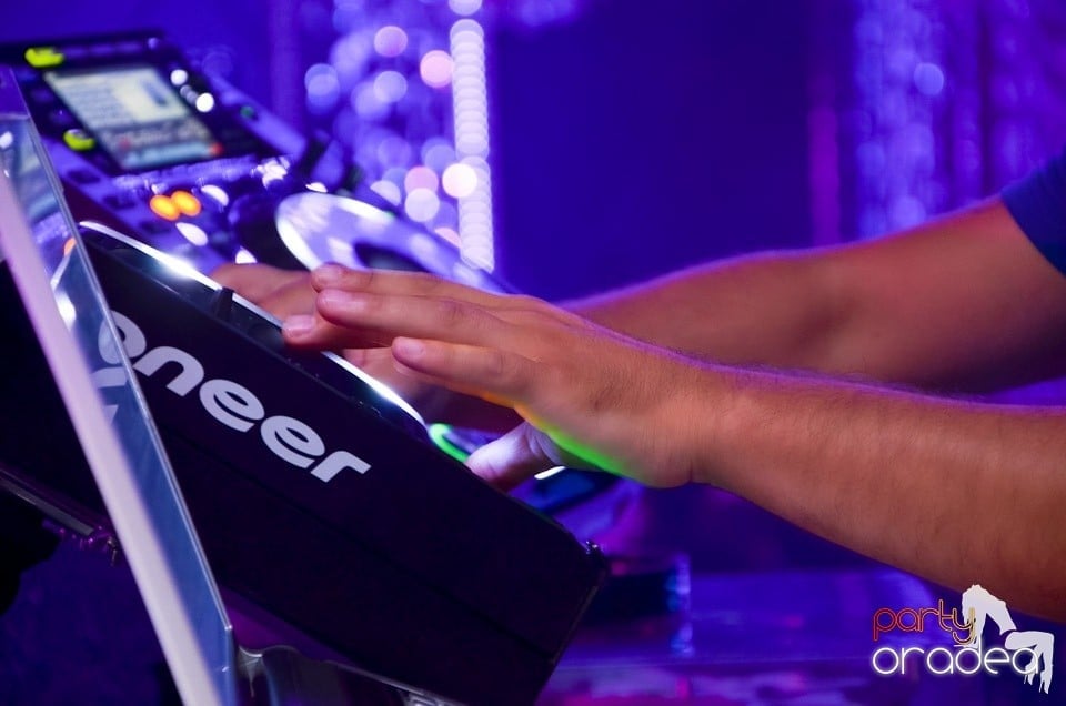 Party în Club The One cu DJ Ben Boognar,