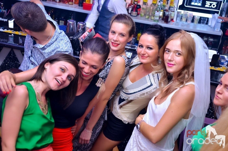 Party în Club The One cu DJ Ben Boognar,