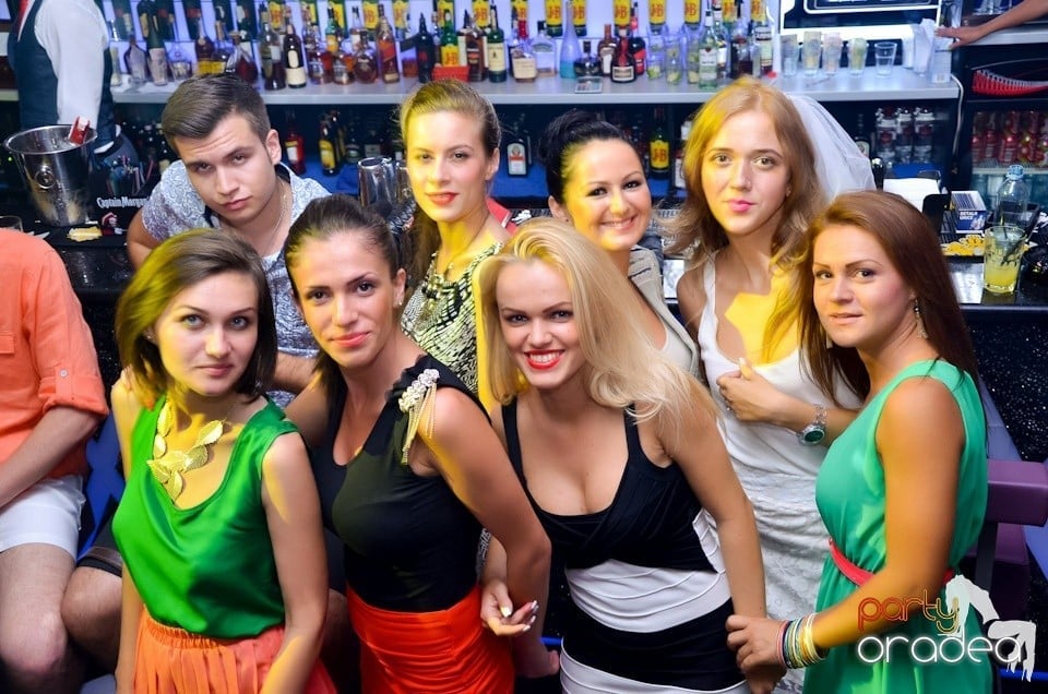 Party în Club The One cu DJ Ben Boognar,