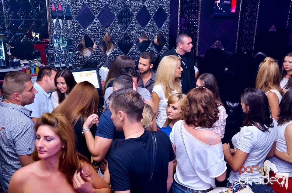Party în Club The One cu DJ Ben Boognar,