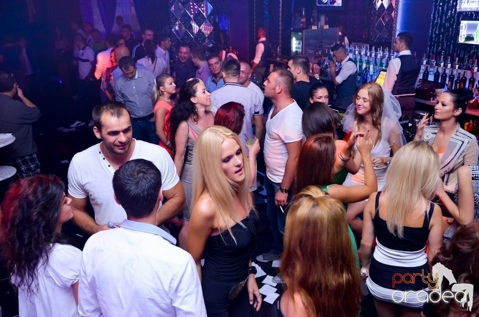 Party în Club The One cu DJ Ben Boognar,