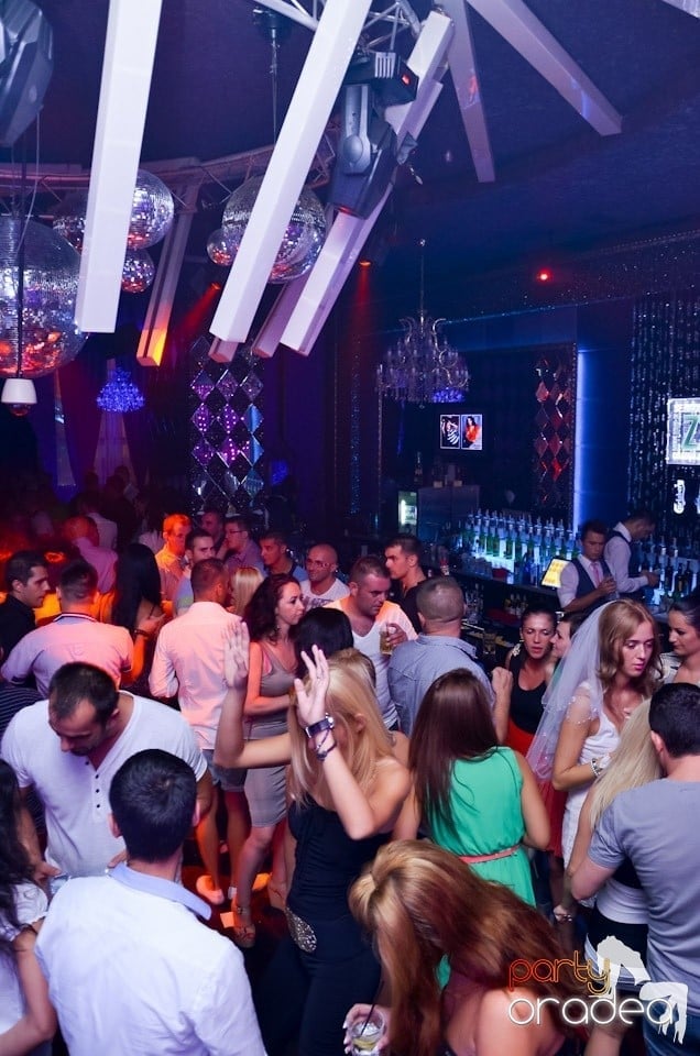 Party în Club The One cu DJ Ben Boognar,