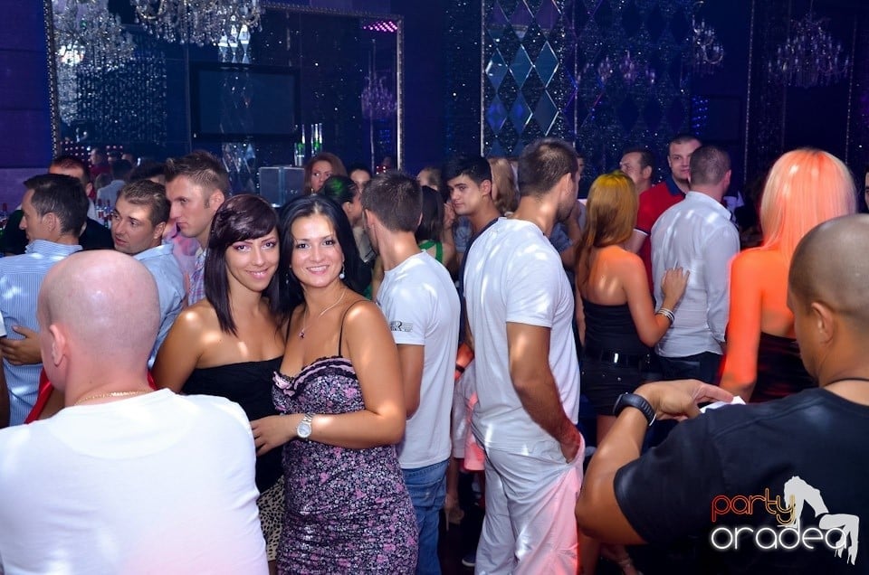 Party în Club The One cu DJ Ben Boognar,
