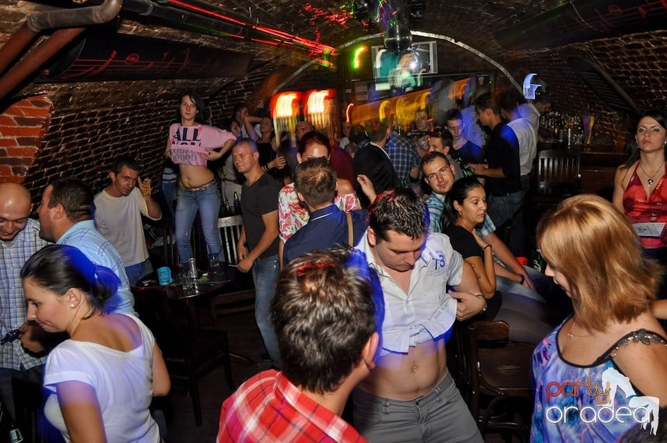 Party în Escape Club, 