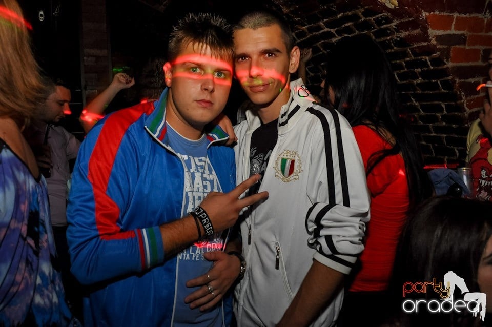 Party în Escape Club, 