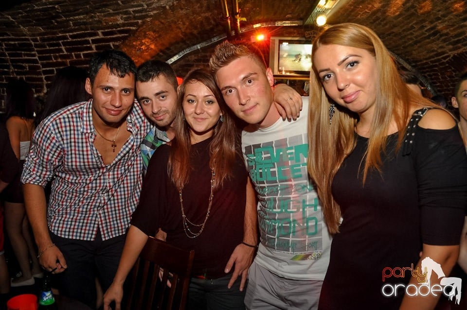 Party în Escape Club, 