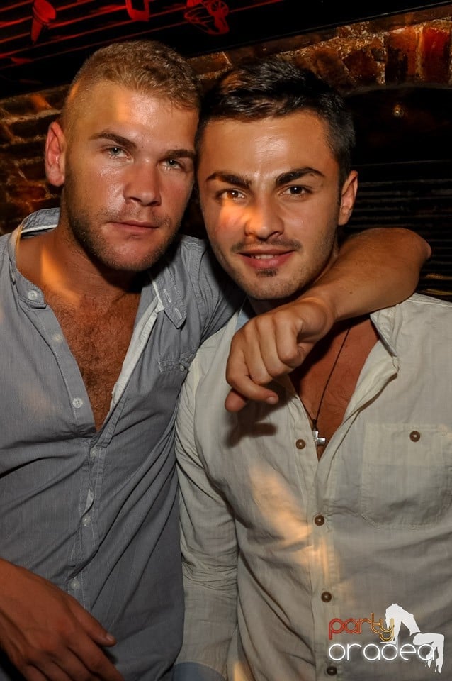 Party în Escape Club, 