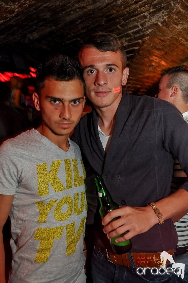 Party în Escape Club, 