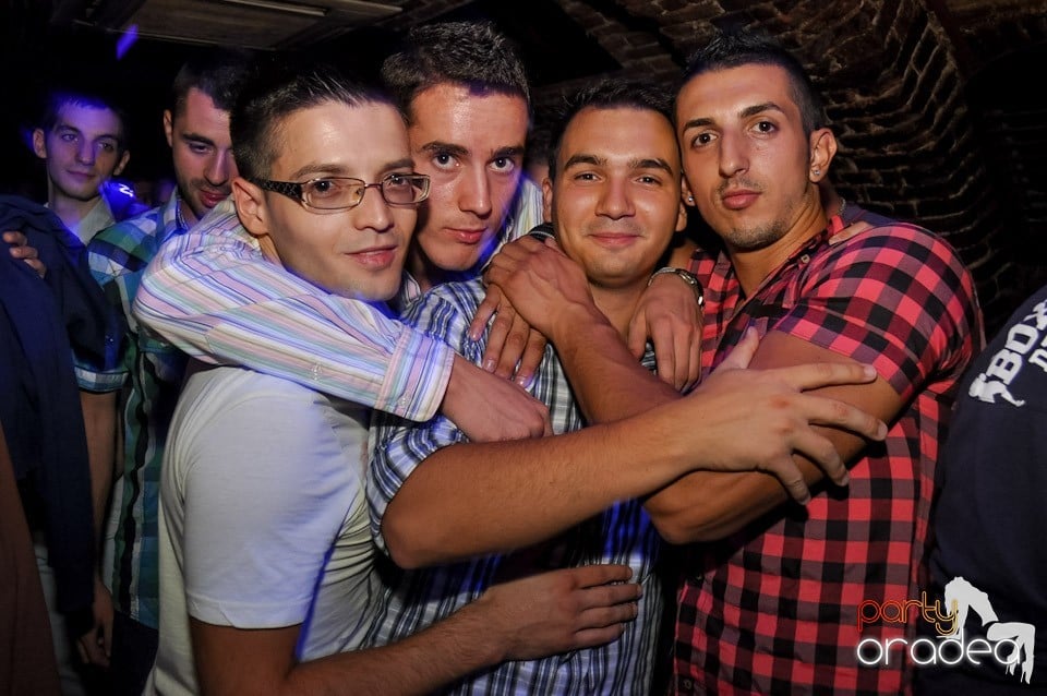 Party în Escape Club, 