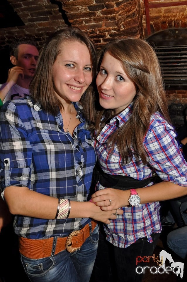 Party în Escape Club, 