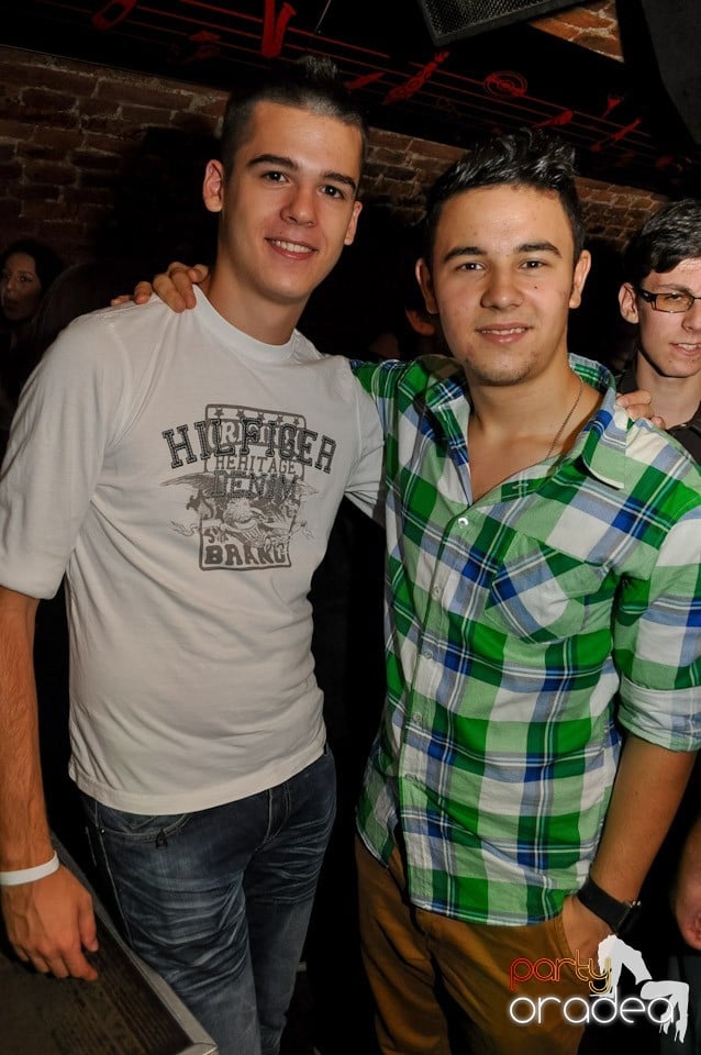 Party în Escape Club, 