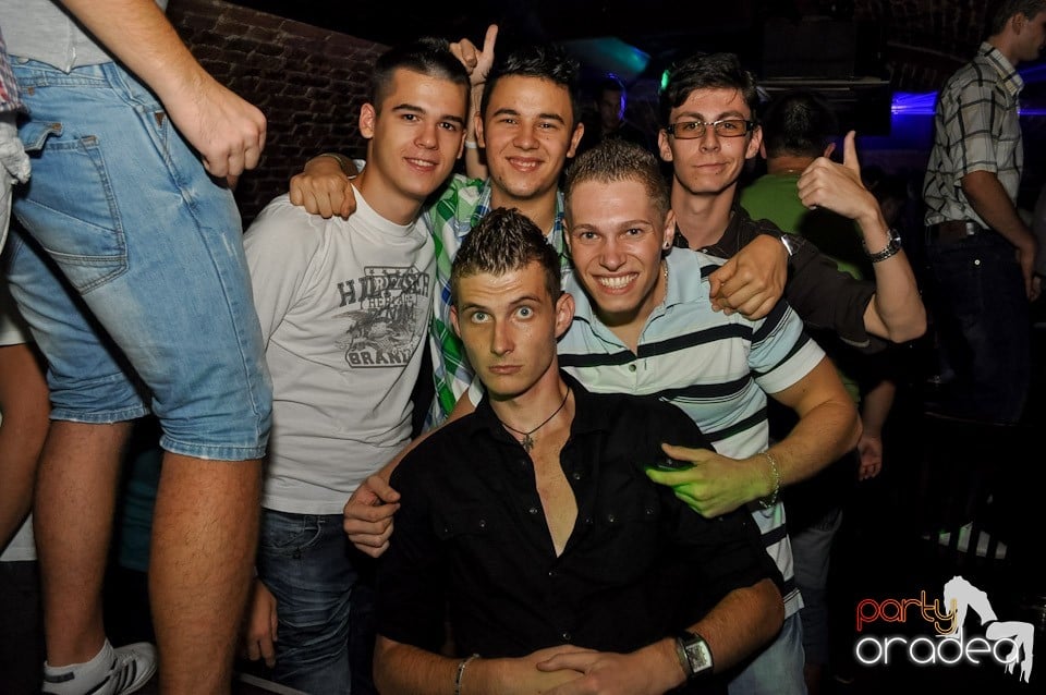 Party în Escape Club, 