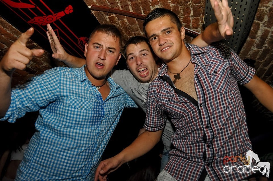 Party în Escape Club, 